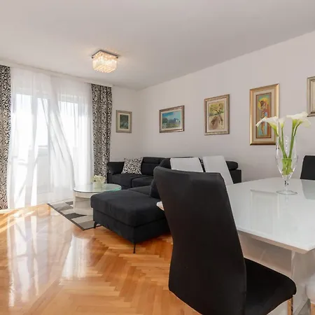 Villa Villa Kucine *