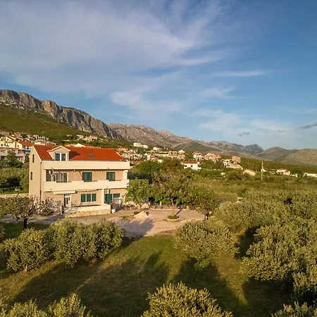 Villa Kucine *