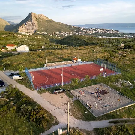 Villa Kucine *