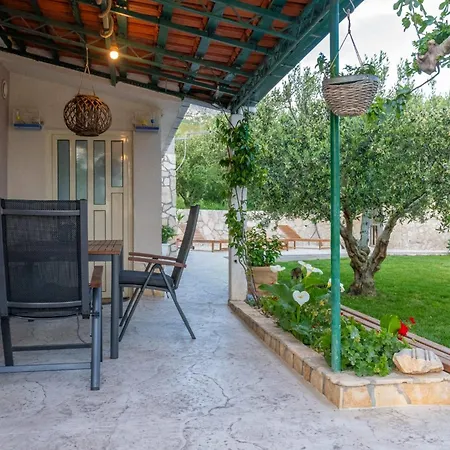 Olives Garden By Istra Vacation Villa *